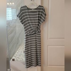 Gap, Striped Sage & White Knit Dress. Cute Waist Detail. Med. Pop On & Go!